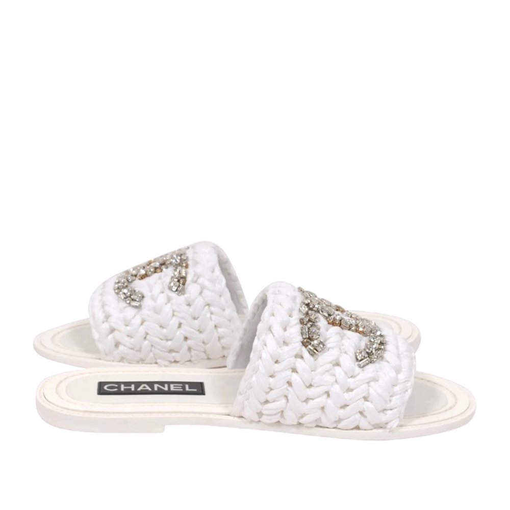 π Chanel Logo Sandals White Raffia Crystal Strass Flats Flip Flop mules - Picture 7 of 11